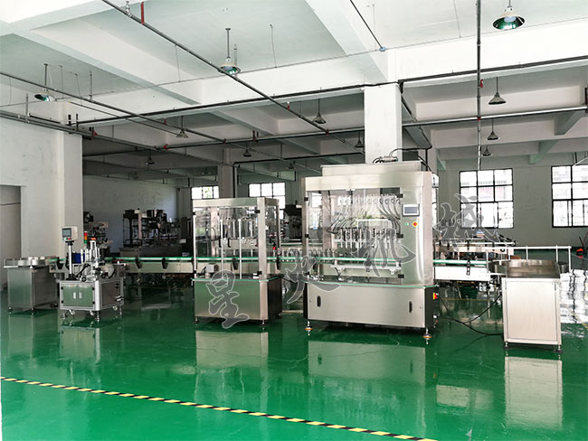 色拉油灌裝機設備展示